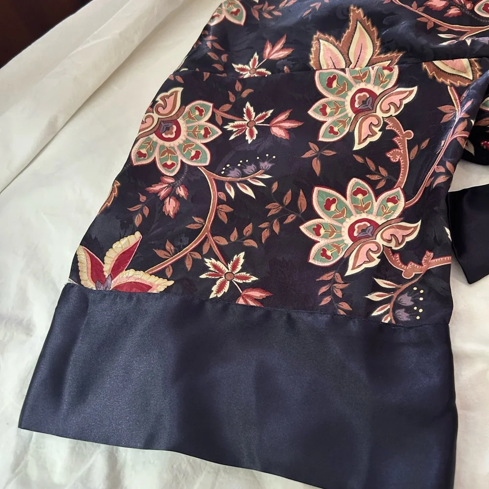 VINTAGE VICTORIA’S‎ SECRET Gold Label Midnight Navy Floral Satin Kimono Robe OS